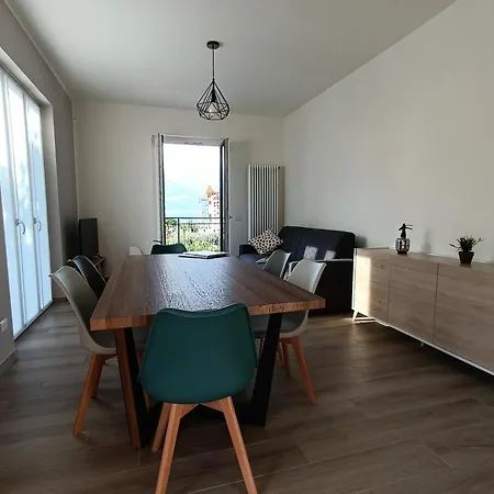 Casa Bianca, Vista Unica Sul Di * דרביו