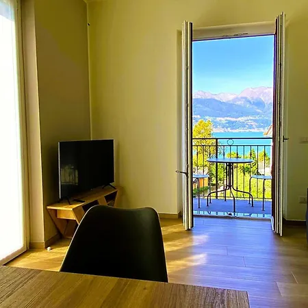 Apartment Casa Bianca, Vista Unica Sul Di Dervio
