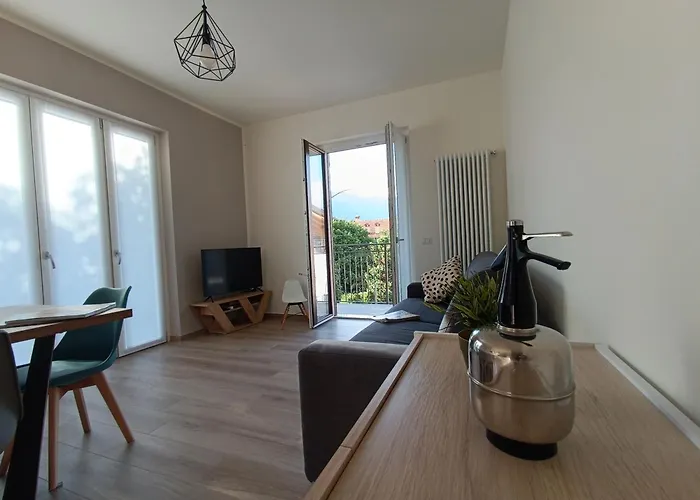 Casa Bianca, Vista Unica Sul Di Lägenhet Dervio