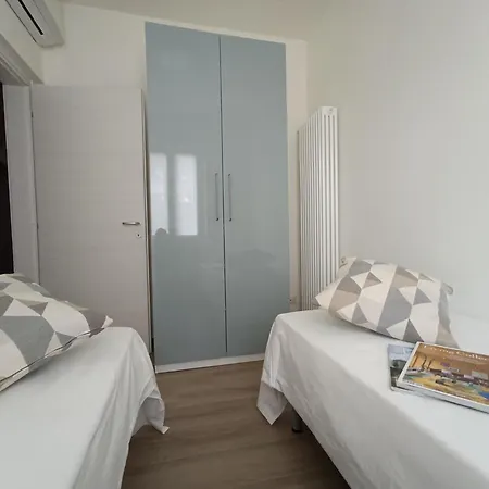 Casa Bianca, Vista Unica Sul Di Apartamento Dervio